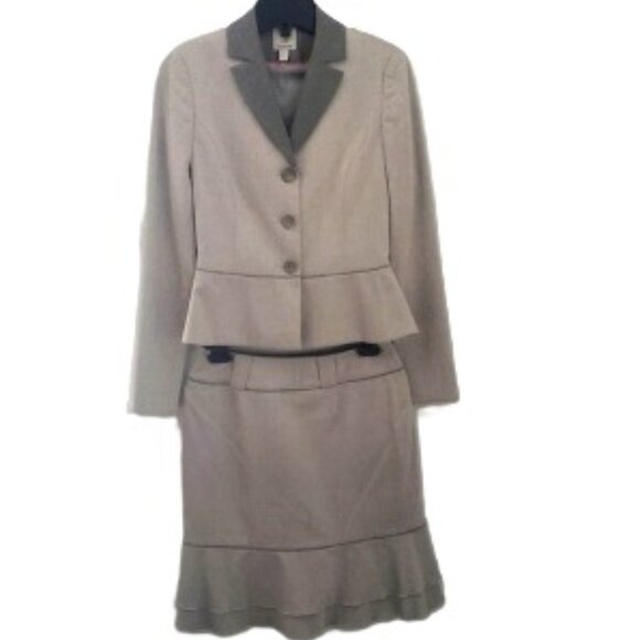 TRISTAN Women's 2pc Skirt Suit Silver Grey Ruffled Hem Lapel Collar Above Knee - Picture 1 of 16